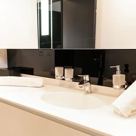 Les Sorbiers - 2 Bedrooms Floor - Parking & Terrace Apartment